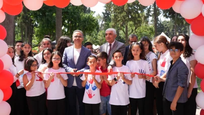 İzmir’de Küçük Eller Güçlü Kalemler” Kitap Fuarı Coşkuyla Açıldı