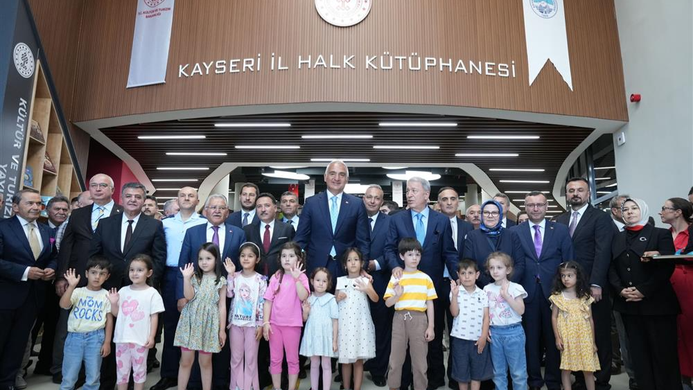 Bakan Ersoy’dan Kültür ve Bilgiye Bir İmza Daha
