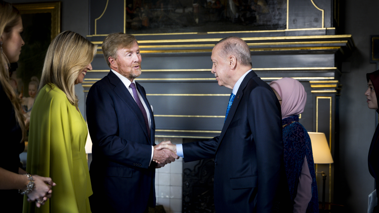 Cumhurbaşkanı Erdoğan, Hollanda Kralı Alexander’ın NATO liderleri onuruna verdiği yemeğe katıldı