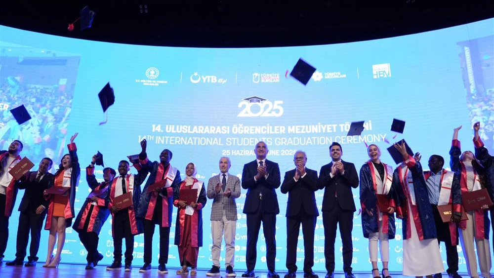 Bakan Ersoy: "Her Mezun Türkiye'nin Kültür Elçisidir”