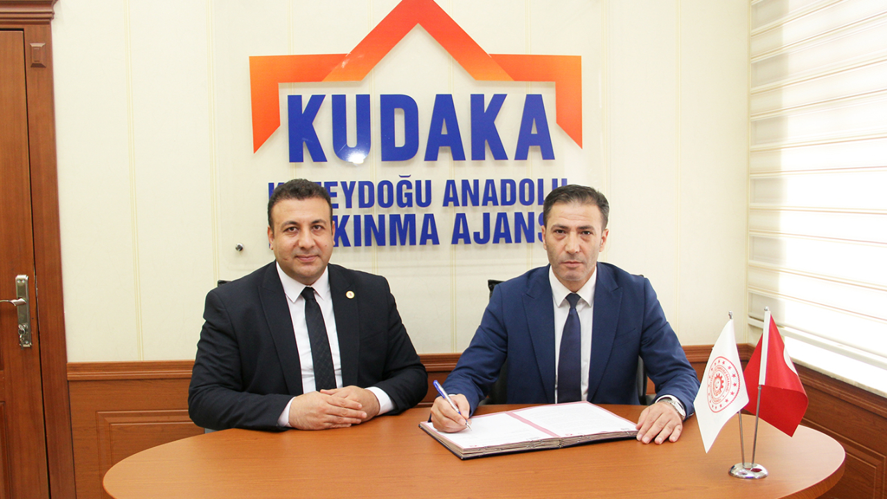 ÇAT BARAJI SEYİR ALANI VE YÖRESEL PAZAR İÇİN HAZIRLIKLAR BAŞLADI