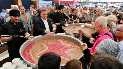 Erzincan’da 3 bin kişilik aşure  dağıtıldı