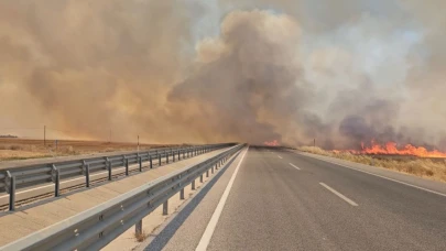 Edirne-Havsa arasında tarım arazisinde yangın: Yol çift yönlü trafiğe kapatıldı