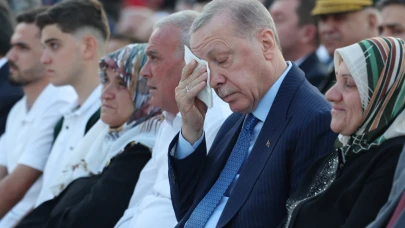 Cumhurbaşkanı Erdoğan: "Devletine ihanet edenler, milletine kurşun sıkanlar, ruhunu 1 dolara satan alçaklar bunun bedelini mutlaka ödeyecekler"