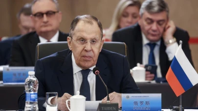 Lavrov: "Trump, savaşı uzatmak isteyen NATO ve AB ülkelerinin baskısına maruz kalıyor"