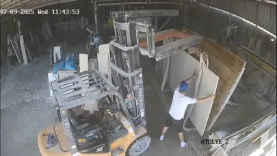 Mermer tablanın altında kalan 19 yaşındaki genç hayatını kaybetti