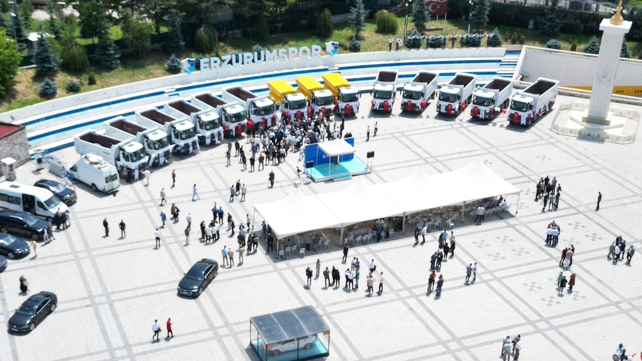 ERZURUM BÜYÜKŞEHİR 19. ARAÇ FİLOSUNU TANITTI