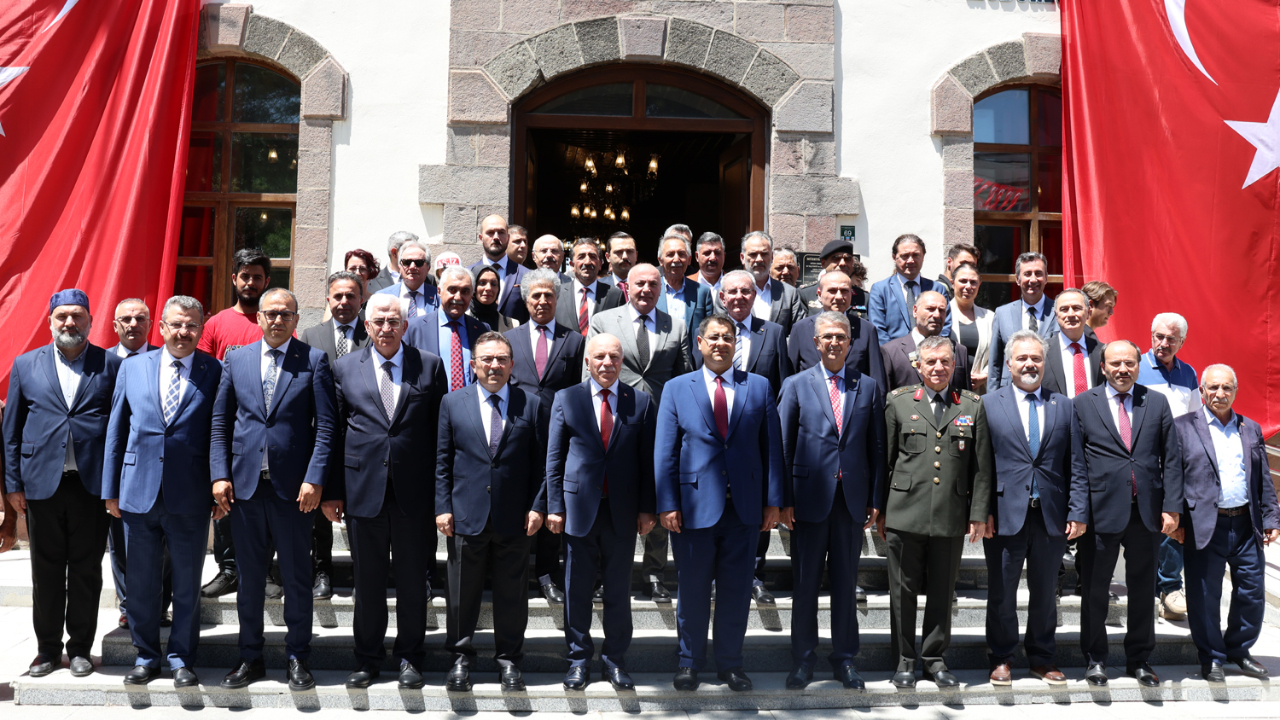 ERZURUM KONGRESİ’NİN 106. YIL DÖNÜMÜ TÖRENLERLE KUTLANDI