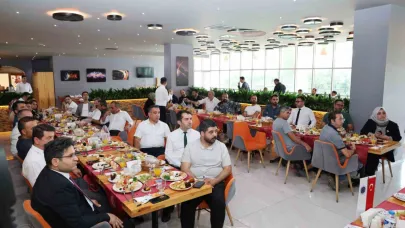 Rektör Hacımüftüoğlu okul yöneticileriyle bir araya geldi