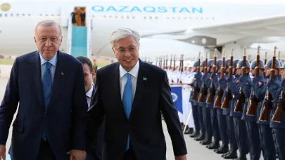 Cumhurbaşkanı Erdoğan, Kazakistan Cumhurbaşkanı Tokayev’i resmi törenle karşıladı