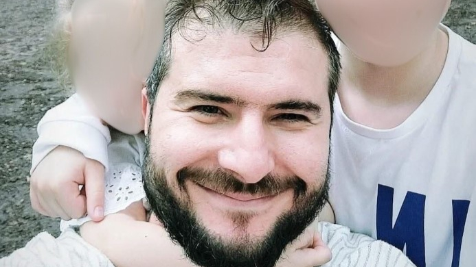 Kızını döven babayı uyardı diye, eşinin gözleri önünde bıçaklanarak öldürüldü