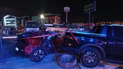 Alkollü sürücünün 2 kız kardeşi hayattan kopardığı kaza anı kamerada