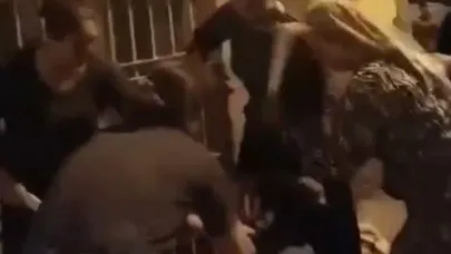 Gaziantep’te 4 kadın, sokakta oturan başka bir kadını sopalarla darp etti
