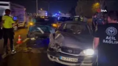 Göçmen kaçakçıları polisten kaçarken kaza yaptı: Otomobilden balık istifi 9 kişi çıktı