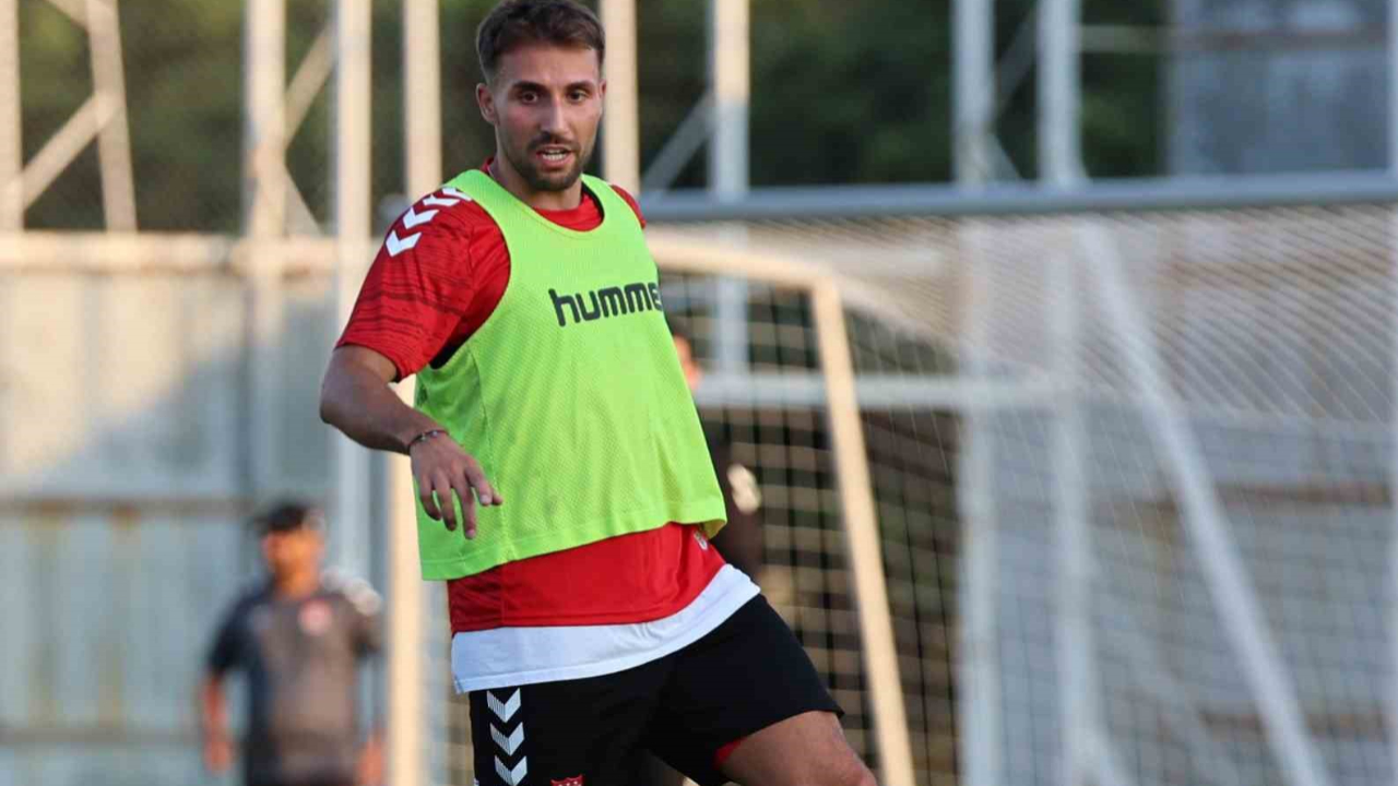 Sivasspor’da Erzurum FK mesaisi sürüyor.