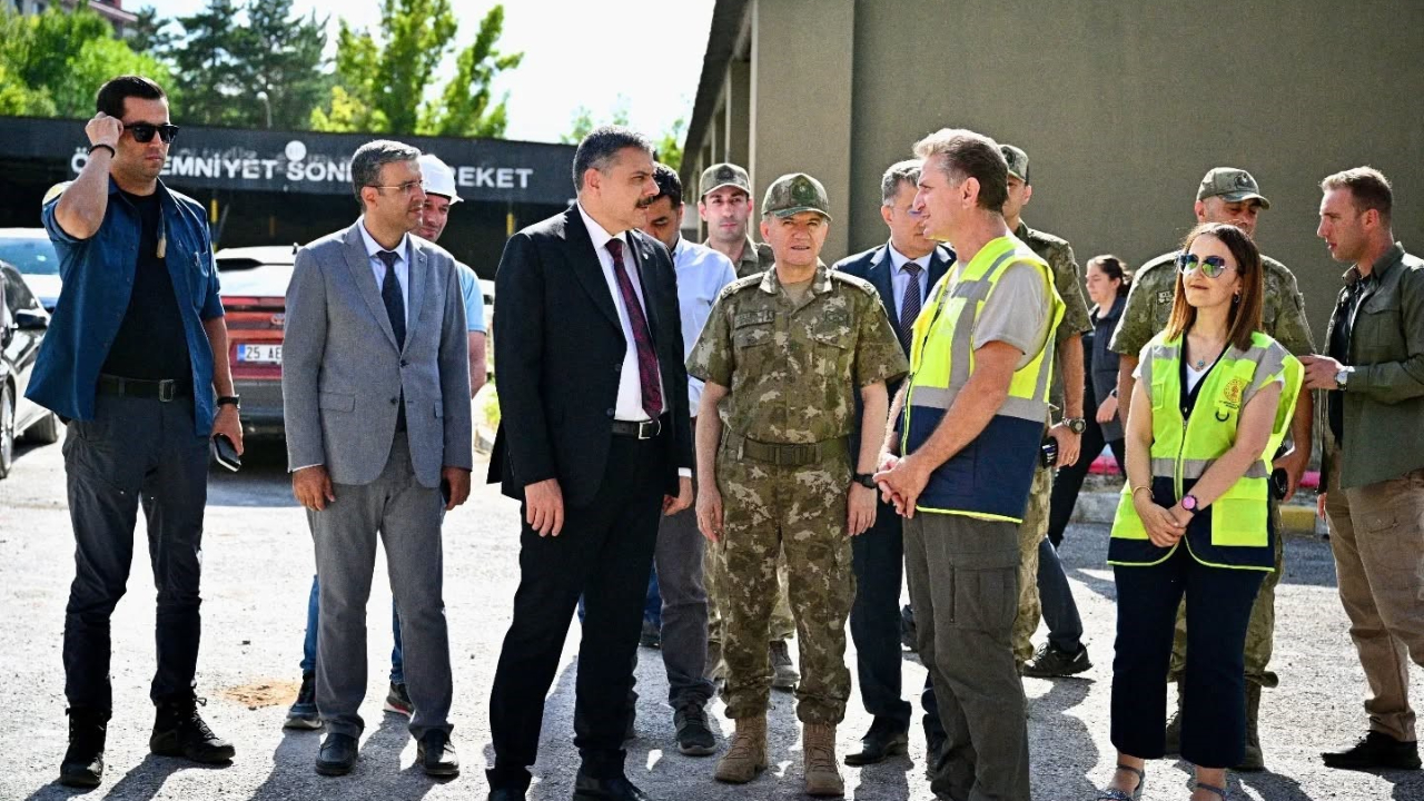 Askeri tesis inşaatlarını incelediler