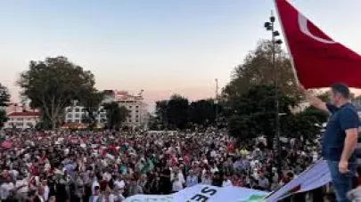 İstanbul’da "Gazze’ye Umut Işığı Ol" yürüyüşü: Binlerce kişi Ayasofya Camii’ne yürüdü
