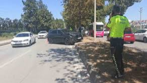 Yalova’da trafik kazası nedeniyle onlarca öğrenci AÖF sınavına geç kaldı