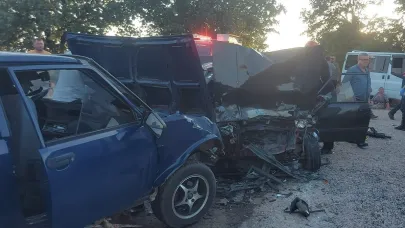 Kafa kafaya çarpıştılar: 1 ölü, 3 ağır yaralı
