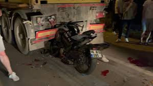 Bursa’da motosiklet tıra ok gibi saplandı: 1 ölü, 1 ağır yaralı