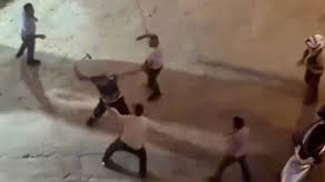 Kavga ettiği şahsa nacak ile saldırdı: O anlar kamerada