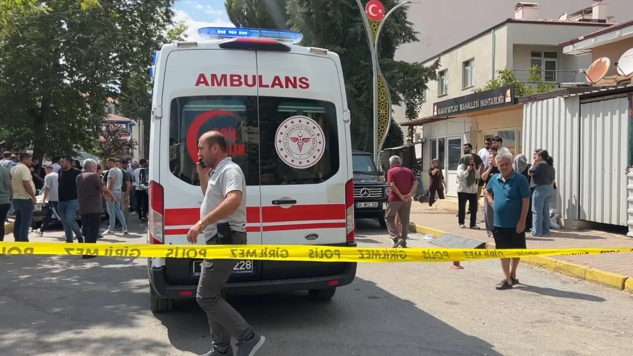 Husumetlisine ateş açtı, kurşunlar yoldan geçen genç kadına da isabet etti