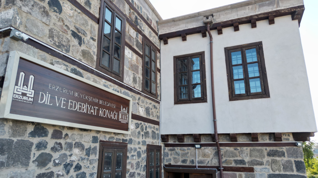 Büyükşehir’den Yeni Bir Kültür Yatırımı Daha : DİL VE EDEBİYAT KONAĞI AÇILDI