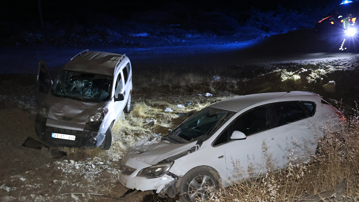 Elazığ’da feci kaza: 4’ü ağır 9 yaralı