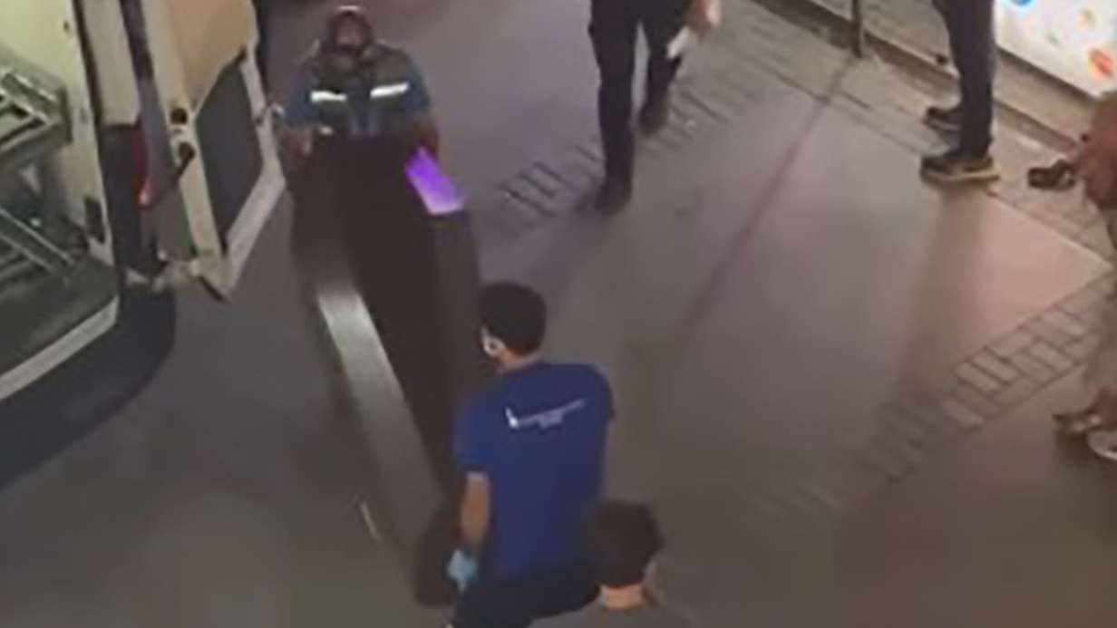 Günlerdir aranıyordu, apartman boşluğunda çürümeye başlamış cesedi bulundu