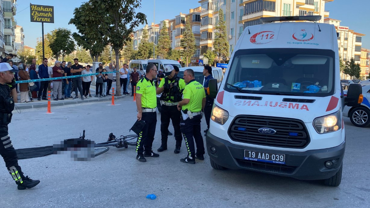 Çorum’da tırın altında kalan bisikletli çocuk hayatını kaybetti