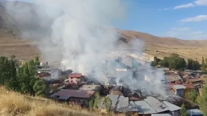 Erzurum’da köyde çıkan yangında 15 ev kullanılamaz hale geldi