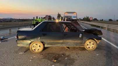 Kastamonu’da otomobil bariyerlere çarptı: 2’si ağır 5 yaralı