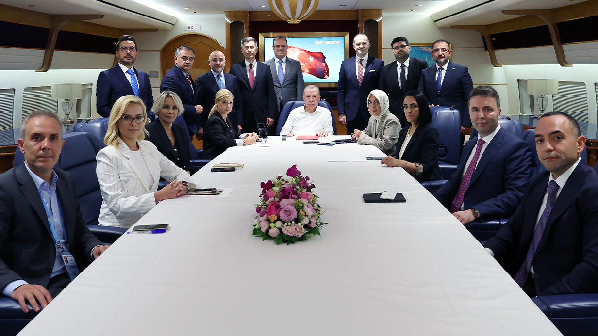 Cumhurbaşkanı Erdoğan, yurda dönüşte gazetecilere önemli açıklamalarda bulundu.