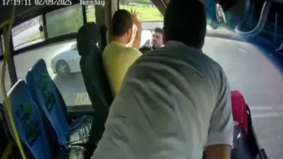 Otobüs şoförüne bıçaklı saldırı kamerada