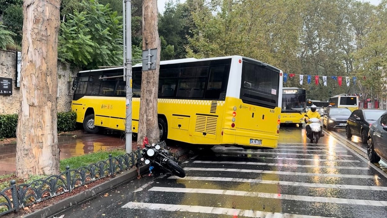 Beşiktaş’ta İETT otobüsü motosiklete ve taksiye çarptı: 1 yaralı