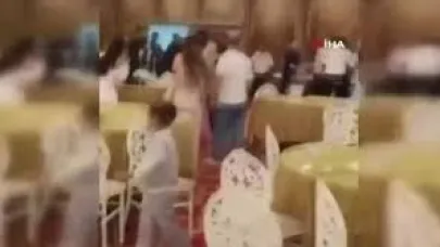 Düğünde uçan tekmeli kavga kamerada