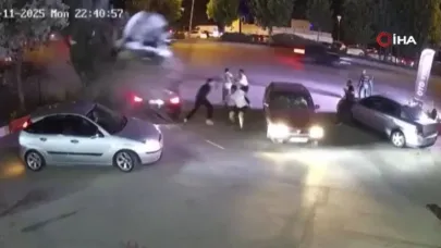 Ankara’da kontrolden çıkan aracın oto yıkamacıya uçtuğu anlar kamerada