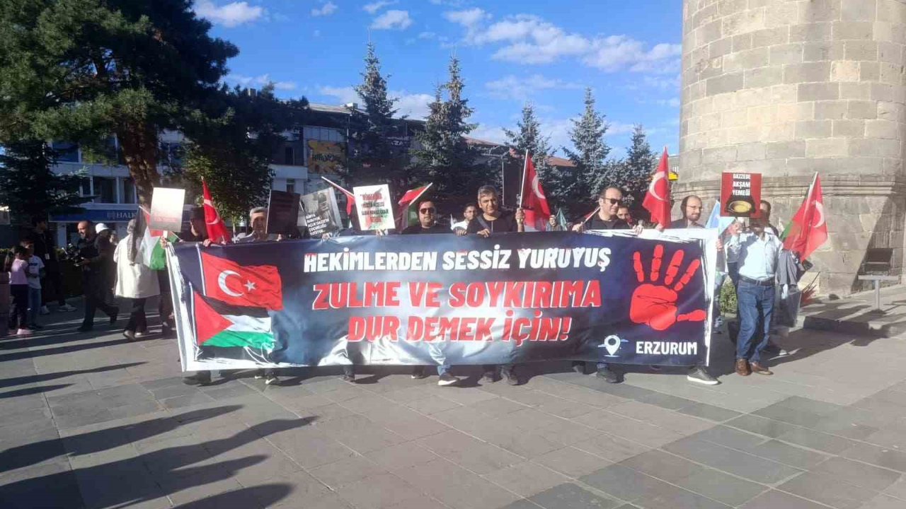 Sağlık çalışanları Gazze için sessiz yürüyüşlerini 96. haftada da sürdürdü.