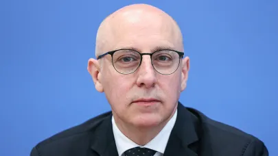 Almanya'da ilk kez göçmen kökenli bir Türk güvenlikle ilgili bir devlet kurumunun başına atandı.