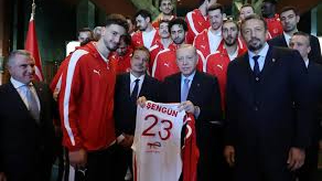 Cumhurbaşkanı Erdoğan’dan A Milli Erkek Basketbol Takımına tebrik