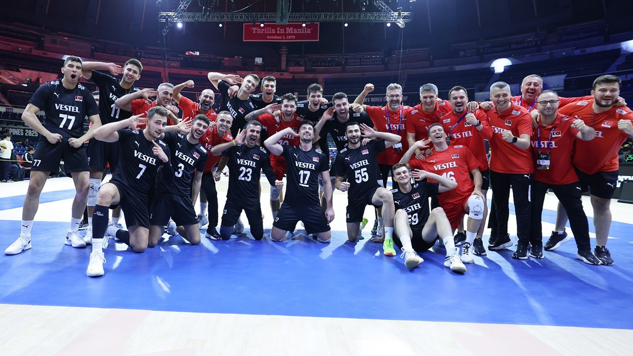 A Milli Erkek Voleybol takımı, namağlup son 16 turuna yükseldi