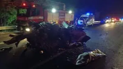 Otoyolda feci kaza: 1 ölü, 1 yaralı