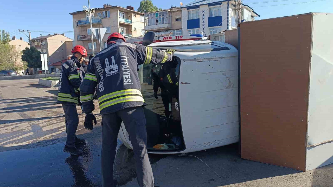 Erzurum’da üç araçlı kazada can pazarı