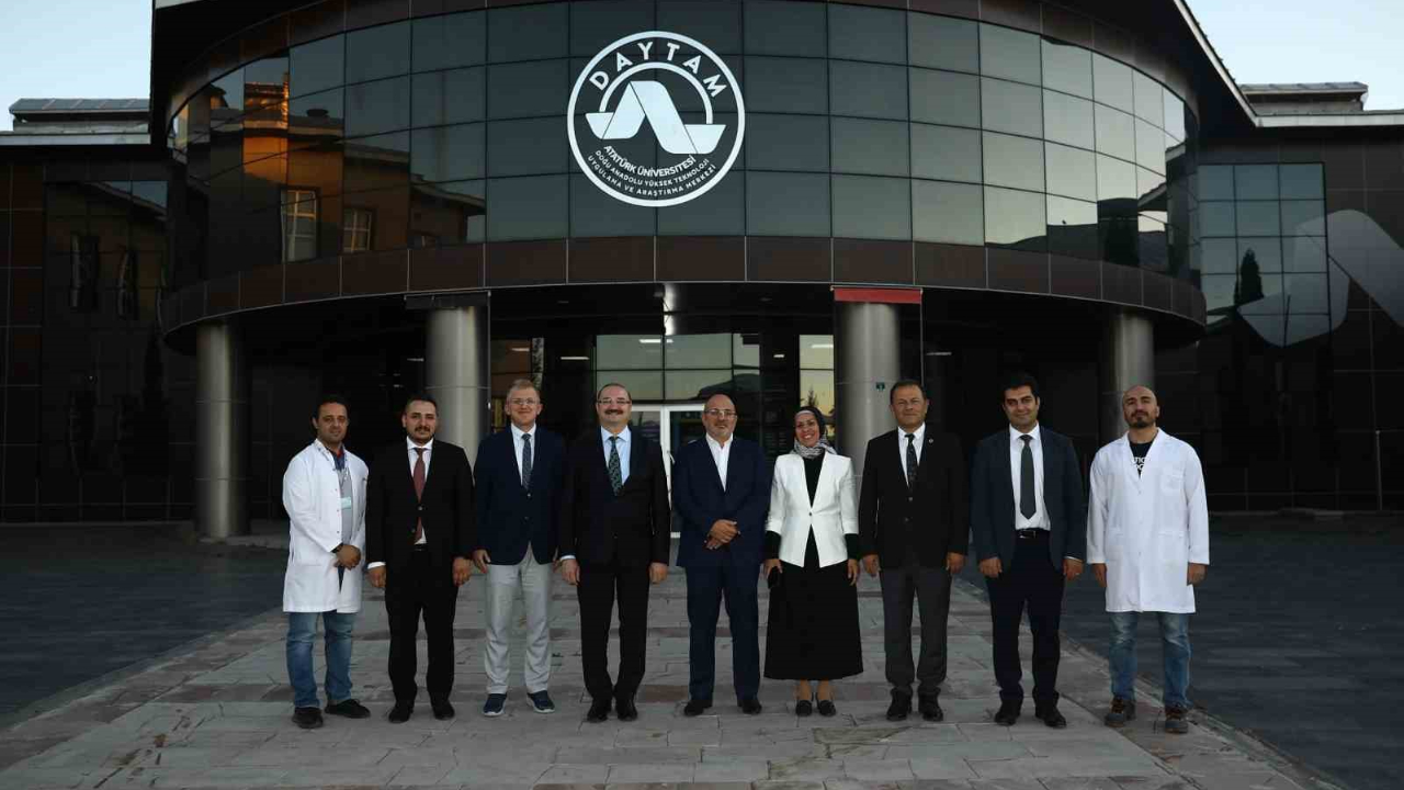 EVYAP Yönetim Kurulu Başkanı Mehmet Evyap, Rektör Hacımüftüoğlu’nun misafiri oldu