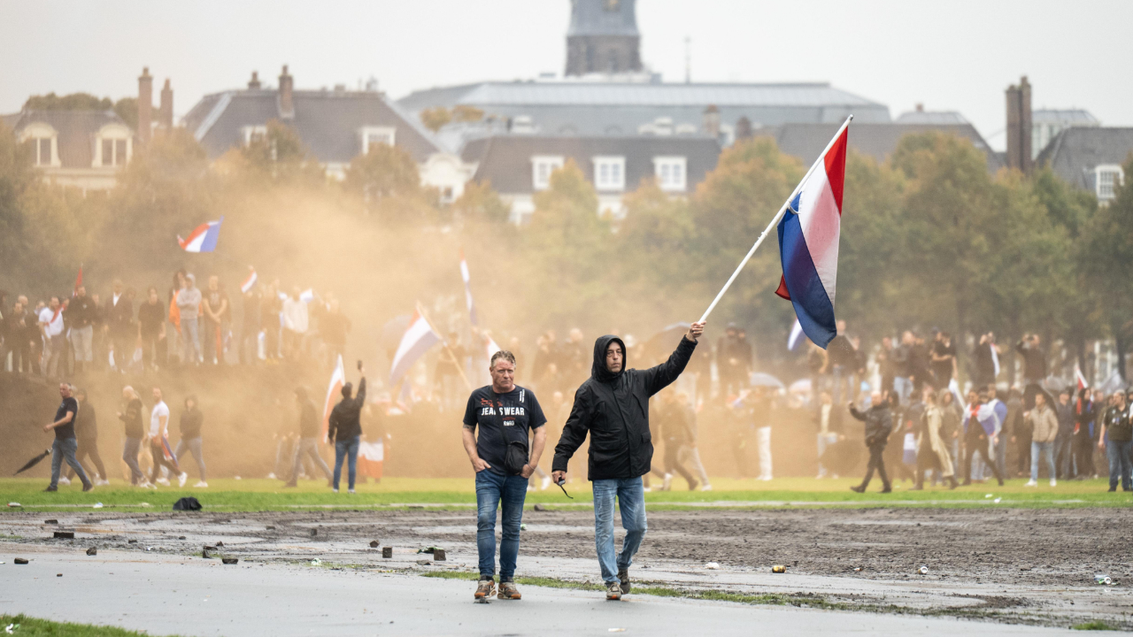 Hollanda’da göçmenlik karşıtı gösterilerde protestocular polisle çatıştı