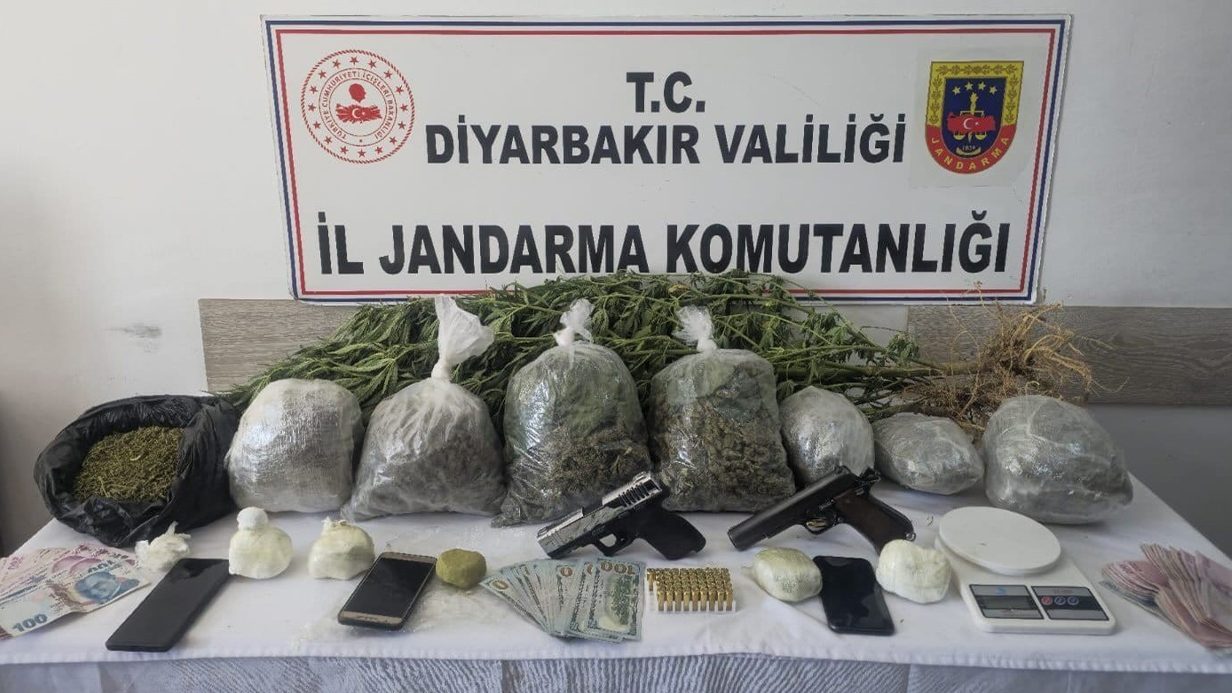 Diyarbakır’da 45 kilo esrar ele geçirildi