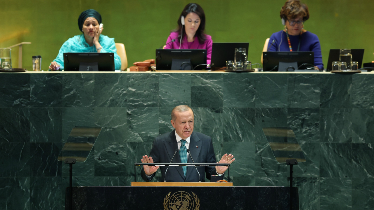 Cumhurbaşkanı Erdoğan: "Çocukların açlıktan, ilaçsızlıktan öldüğü bir dünyada huzur olur mu"