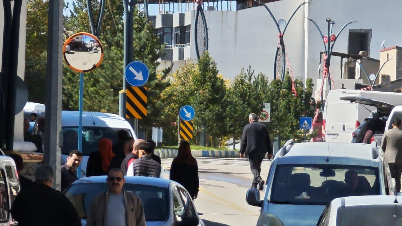 Erzurum’da 4.4 büyüklüğünde deprem paniğe neden oldu