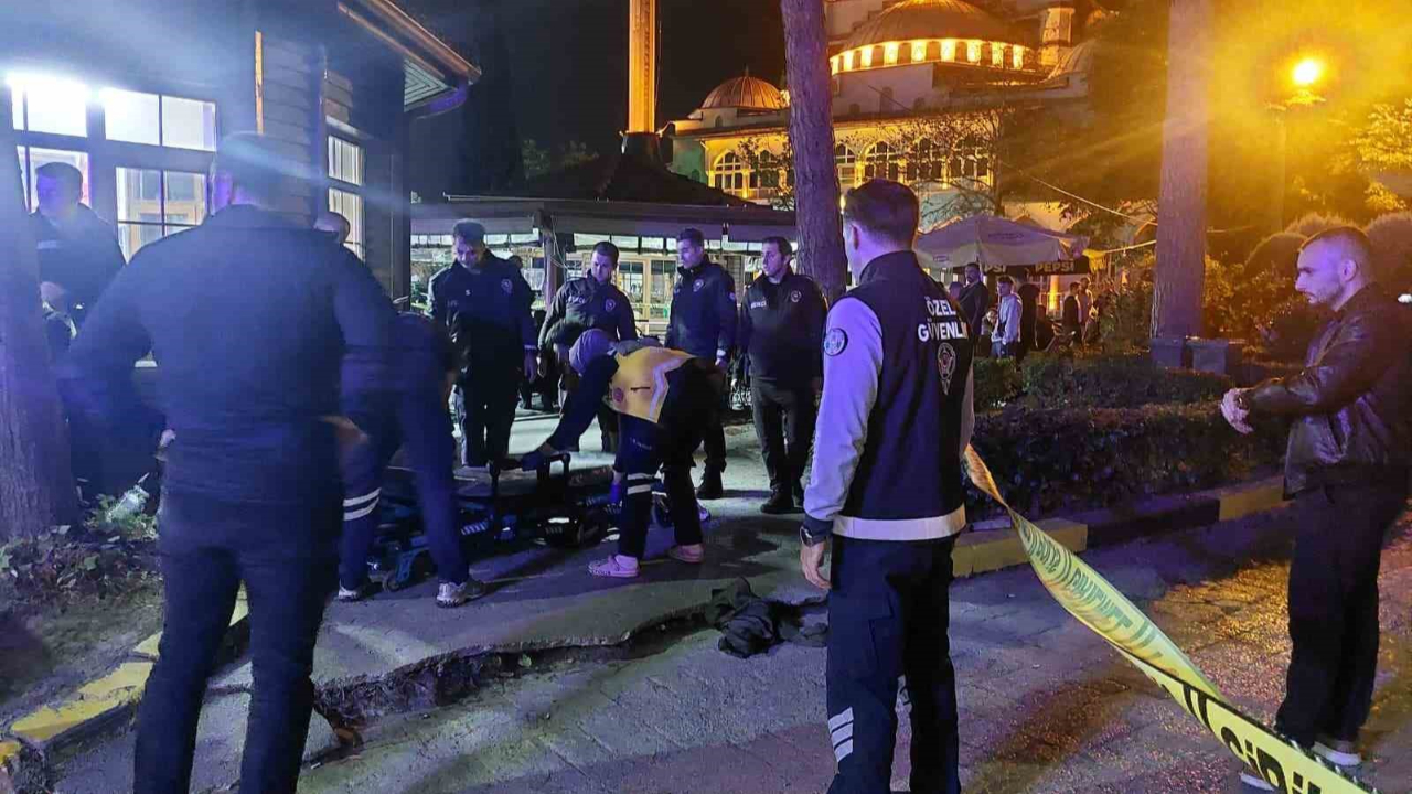 &quot;Kızıma uyuşturucu sattın&quot; diyerek kurşun yağdırdı: 1 yaralı