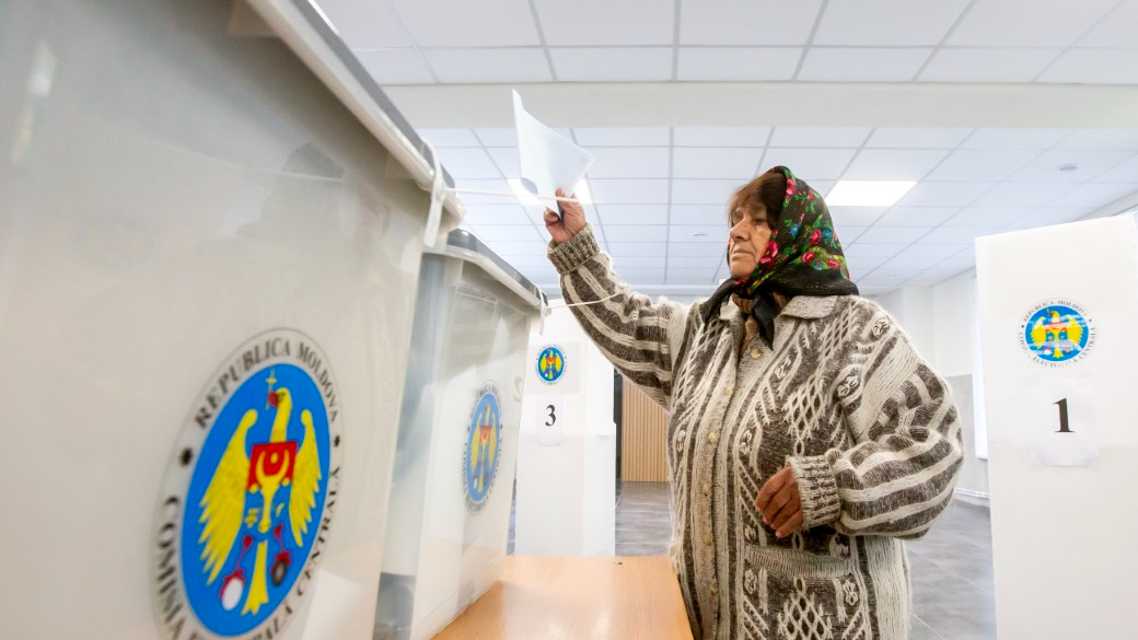 Moldova , genel seçimler için sandık başına gitti